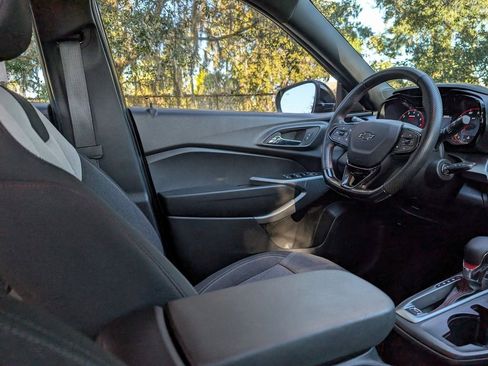 Used 2024 Chevrolet Trax RS w/ Driver Confidence Package image 14