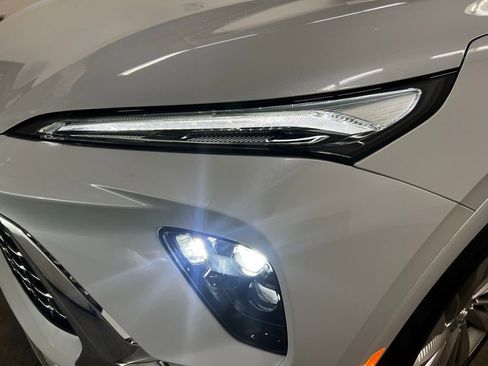 New 2026 Buick Envision Avenir image 9