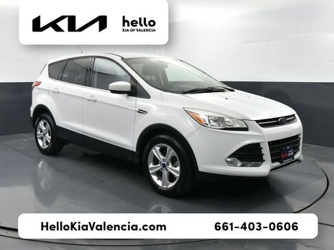 Used 2016 Ford Escape SE image 1