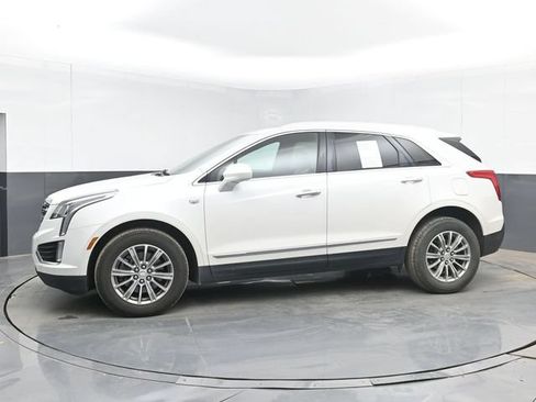 Used 2017 Cadillac XT5 Luxury w/ Driver Awareness Package FWD image 6