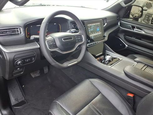 Used 2024 Jeep Wagoneer Series II w/ Flexible Seating Group image 3