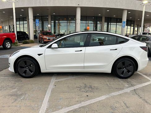Used 2022 Tesla Model 3 RWD image 6