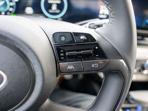 New 2025 Hyundai Elantra SEL image 22