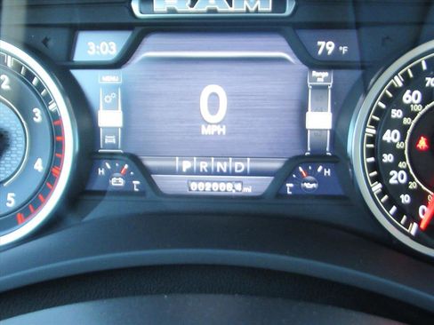 Used 2024 RAM 3500 Laramie image 32