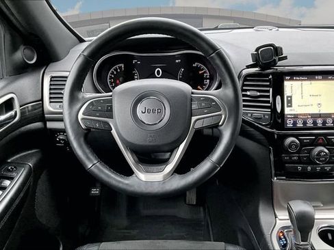 Used 2019 Jeep Grand Cherokee Altitude image 5