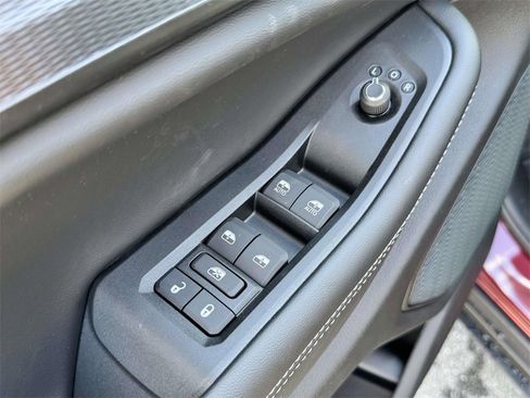 New 2025 Jeep Grand Cherokee Altitude image 28