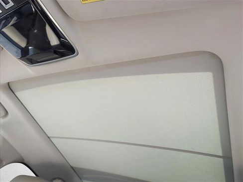 Used 2018 Land Rover Range Rover Sport HSE image 16