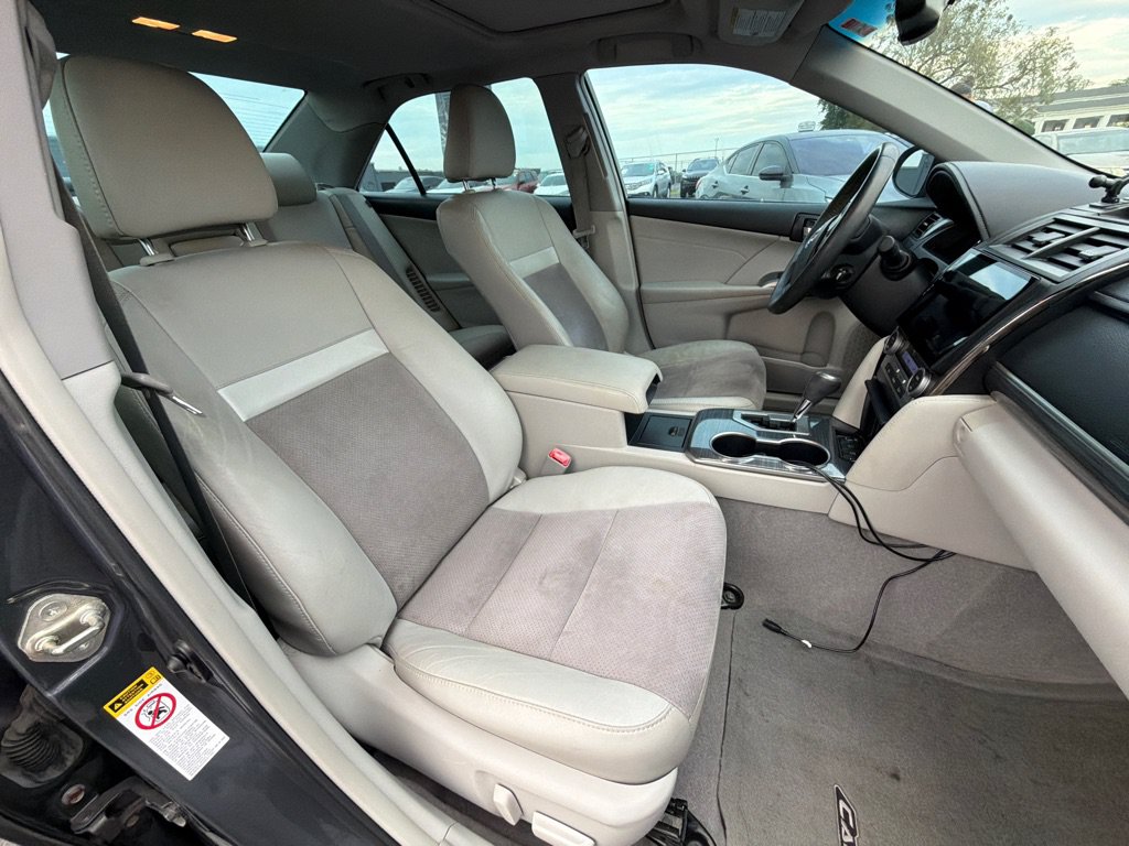 Used 2013 Toyota Camry XLE w/ Leather Pkg FWD image 14