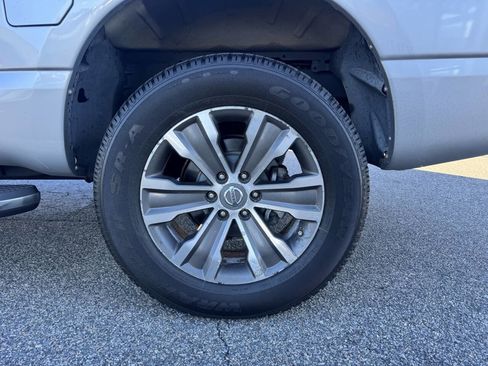 Used 2017 Nissan Titan SL image 6