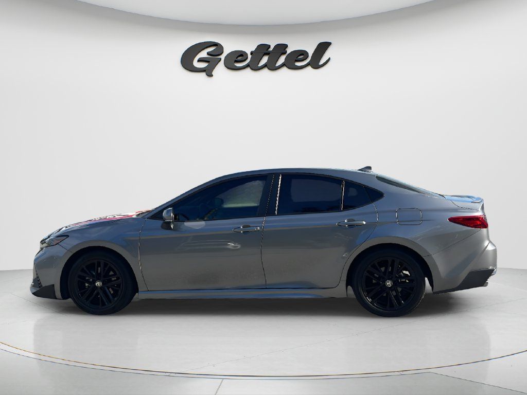 Used 2025 Toyota Camry SE FWD image 8
