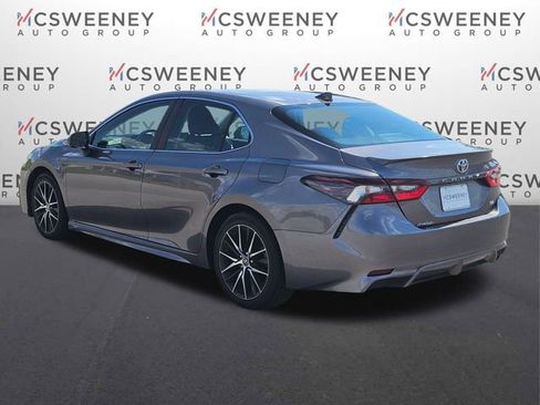 Used 2024 Toyota Camry SE FWD image 3