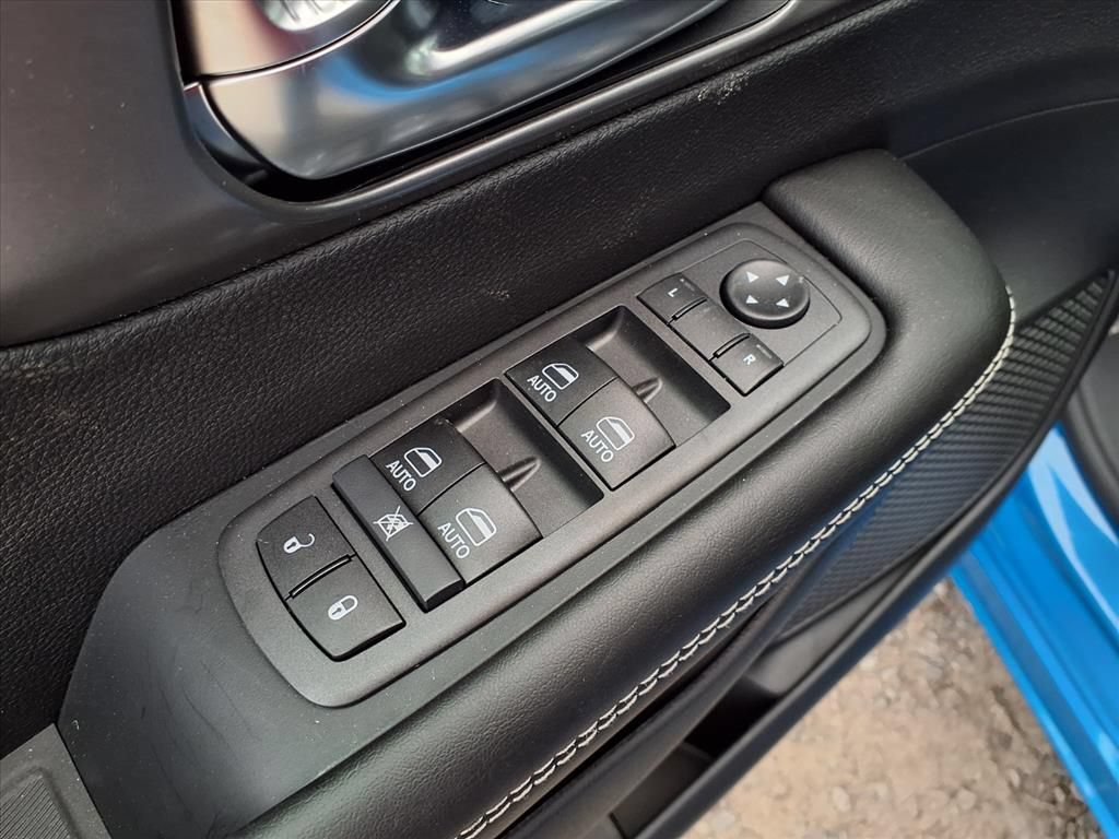 New 2026 Chrysler Pacifica Select w/ S Appearance Package FWD image 24