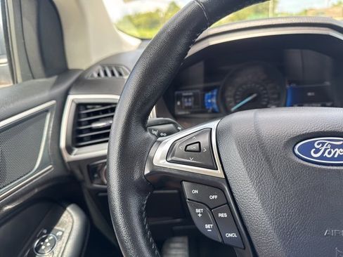 Used 2024 Ford Edge SEL image 17