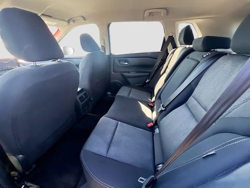 Used 2024 Nissan Rogue SV image 21