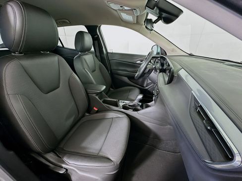 Used 2025 Buick Encore GX Preferred FWD image 30