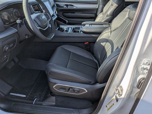 New 2026 Jeep Grand Wagoneer Limited image 12