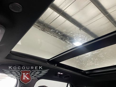 Used 2023 Ford Explorer ST-Line image 18