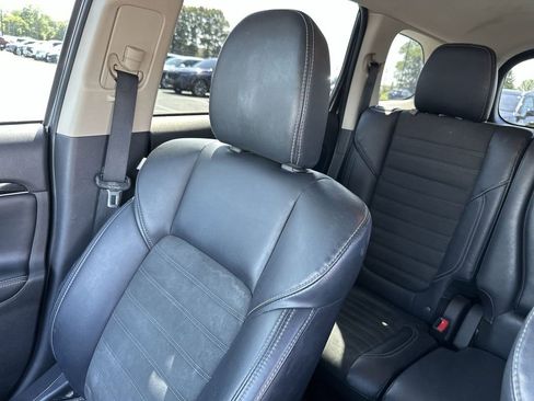 Used 2020 Mitsubishi Outlander AWD image 12