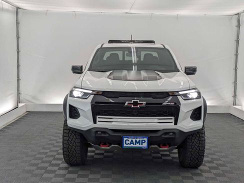Used 2025 Chevrolet Colorado ZR2 w/ Midnight Edition AWD/4WD image 9