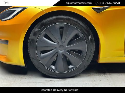 Used 2022 Tesla Model S Plaid image 38