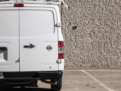 Used 2018 Nissan NV 2500 SV w/ Navigation Package image 39