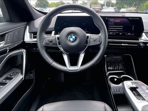 Used 2023 BMW X1 xDrive28i w/ Convenience Package AWD/4WD image 7