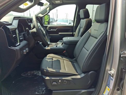 New 2026 GMC Sierra 2500 Denali w/ Denali Reserve Package AWD/4WD image 10