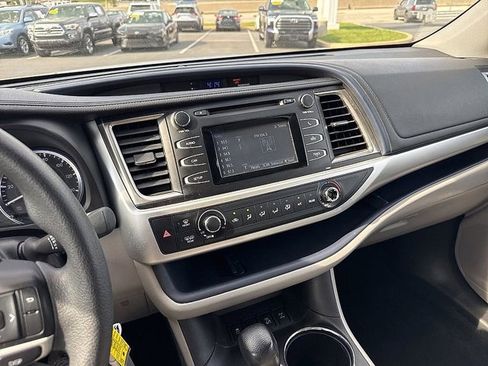 Certified 2016 Toyota Highlander LE image 20