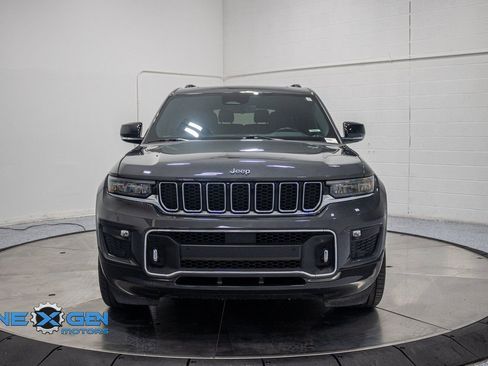 Used 2021 Jeep Grand Cherokee L Overland w/ Luxury Tech Group IV AWD/4WD image 2