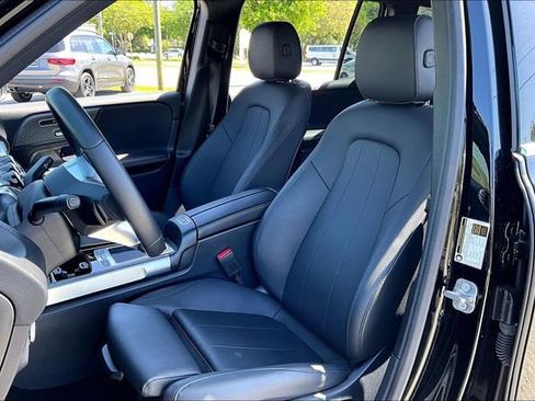 Used 2025 Mercedes-Benz GLB 250 image 18