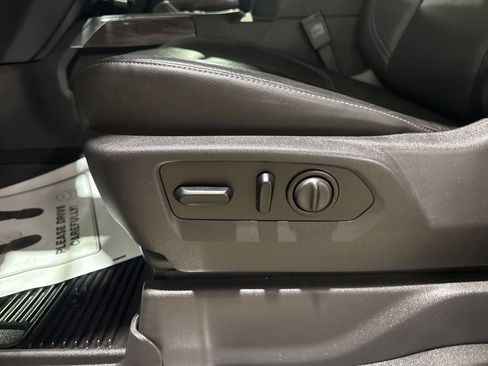 Used 2020 Chevrolet Silverado 1500 LTZ w/ LTZ Premium Package image 18