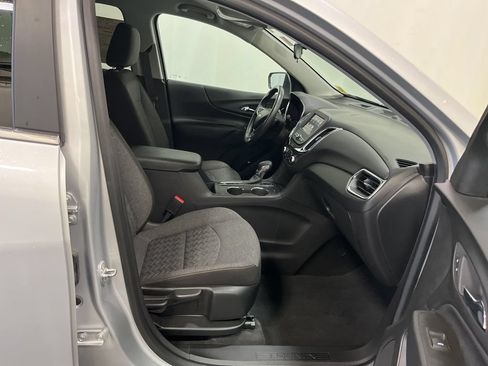 Used 2022 Chevrolet Equinox LT AWD/4WD image 18