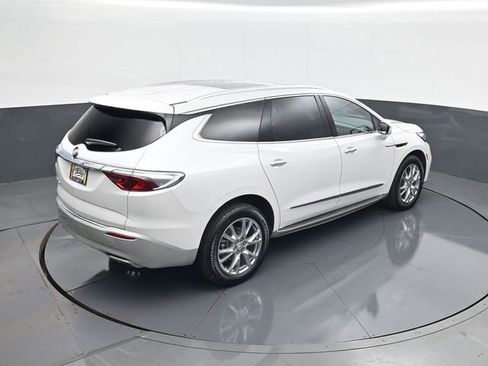 Used 2023 Buick Enclave Essence w/ Experience Buick Package AWD/4WD image 18