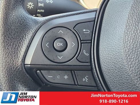 Used 2025 Toyota RAV4 XLE image 28