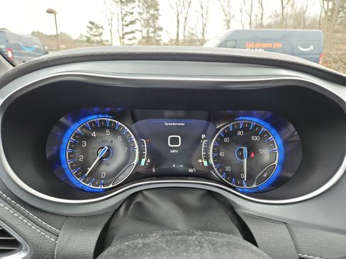 New 2026 Chrysler Pacifica Limited image 24