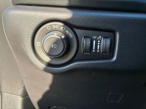 Used 2020 Chrysler Pacifica Touring-L Plus image 14