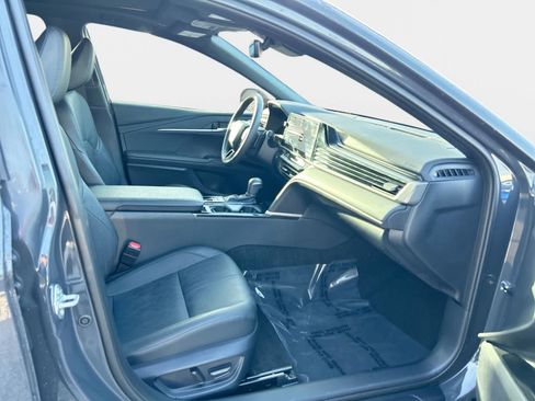 Used 2025 Toyota Camry XSE FWD image 14