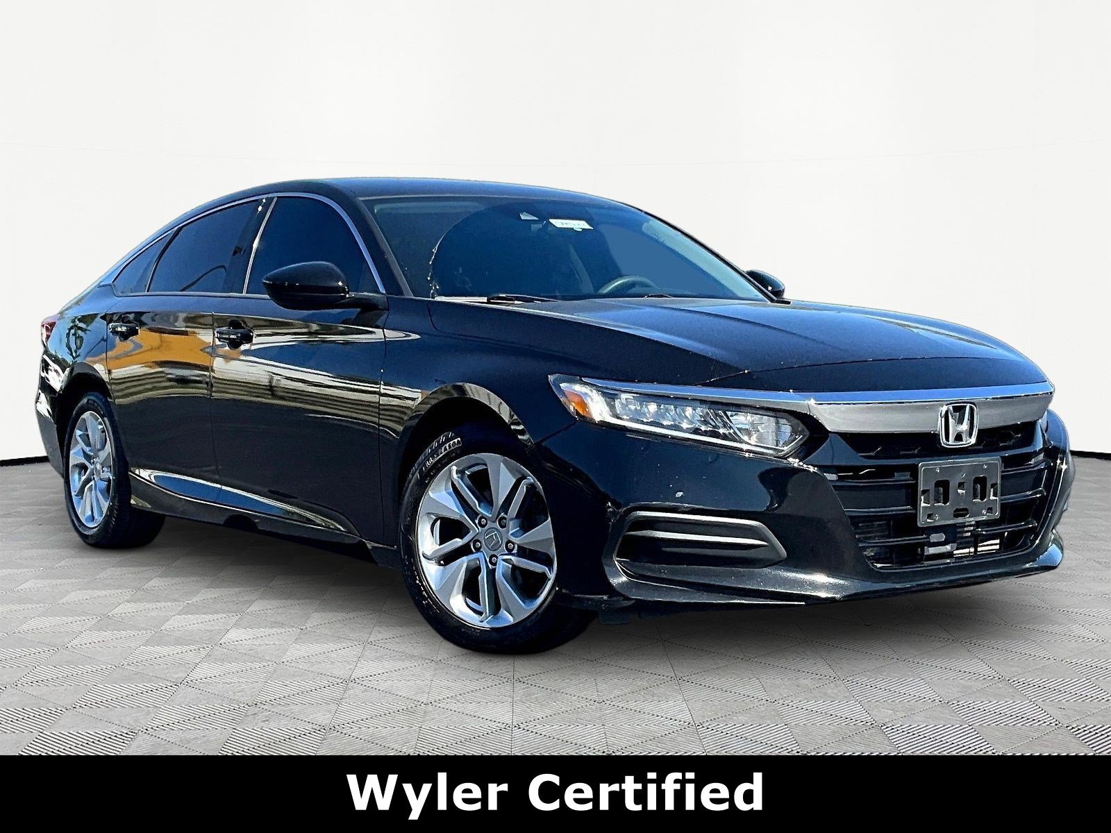 Used 2018 Honda Accord LX image 3