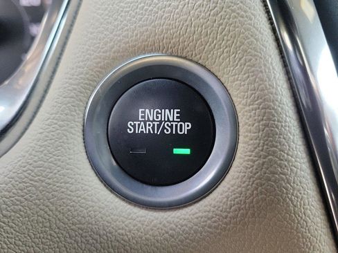 Used 2023 Chevrolet Traverse LT image 30