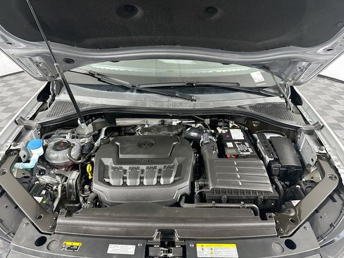 Used 2024 Volkswagen Tiguan SE image 34