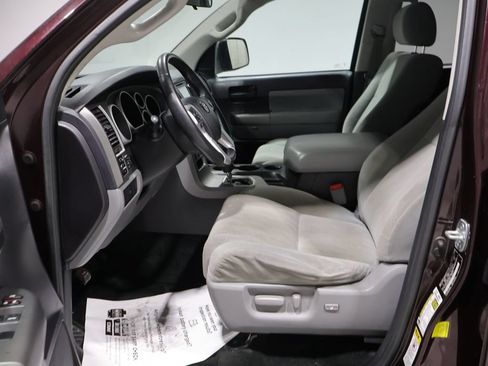 Used 2016 Toyota Sequoia SR5 AWD/4WD image 9