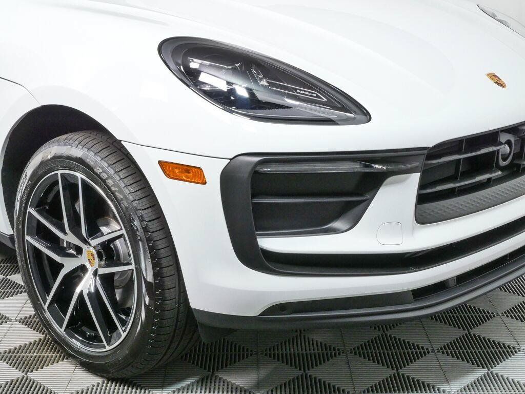 New 2026 Porsche Macan Turbo AWD/4WD image 39