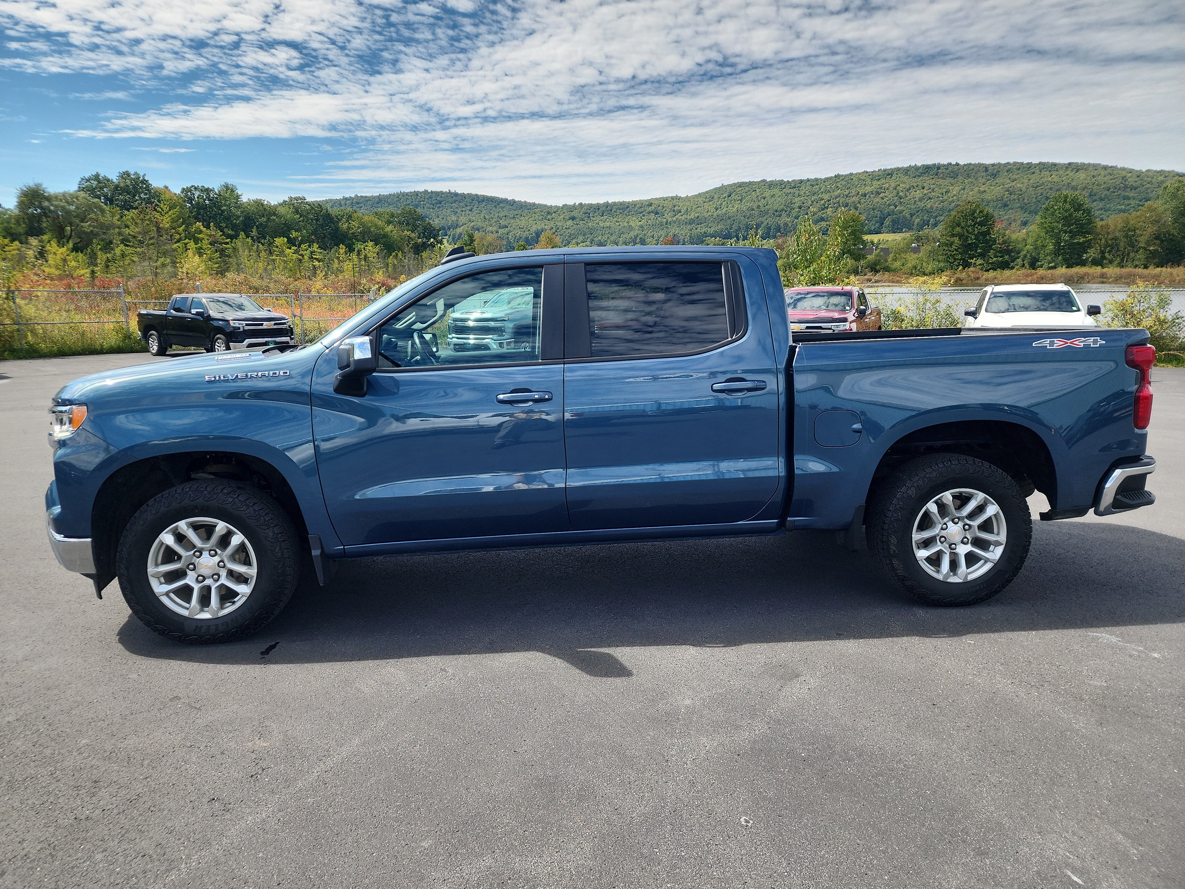 Certified 2024 Chevrolet Silverado 1500 LT AWD/4WD image 5