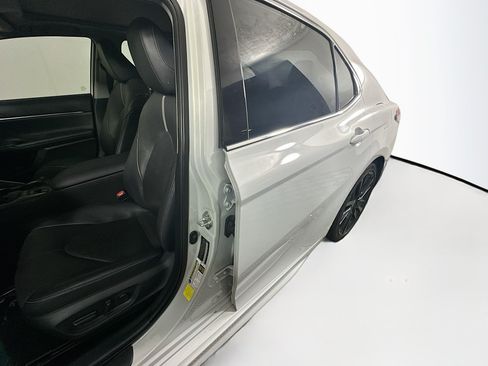 Used 2022 Toyota Camry XSE w/ Navigation Package FWD image 12