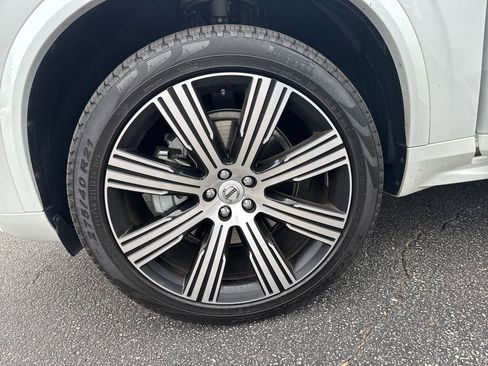 Used 2024 Volvo XC90 B6 Plus w/ Protection Package Premier image 33