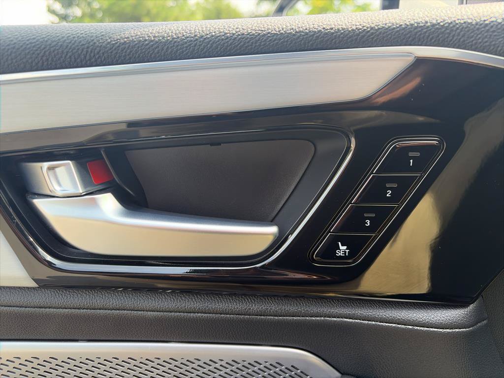 Certified 2025 Acura MDX SH-AWD image 21