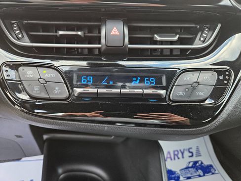 Used 2018 Toyota C-HR XLE image 22