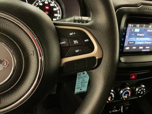Used 2016 Jeep Renegade Sport w/ Power & Air Group FWD image 23
