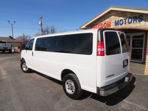 Used 2019 Chevrolet Express 3500 LT w/ LT Preferred Equipment Group image 7