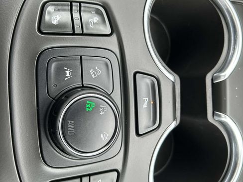 Used 2022 GMC Terrain SLT w/ Infotainment Package II AWD/4WD image 35
